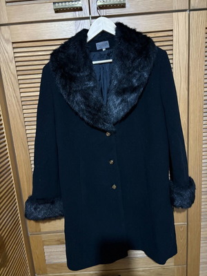 Black Coat with Fur Collar Size 46 like new