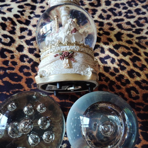 Murano decorative balls and musical carousel glass sphere