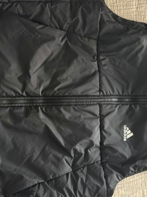 Γιλέκο Adidas 3 Stripes σαν καινούργιο, μέγεθος medium, μαύρο