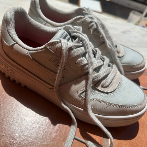 Fila athletic shoes size 42 used, white