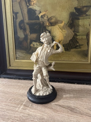 Figurine used, beautiful