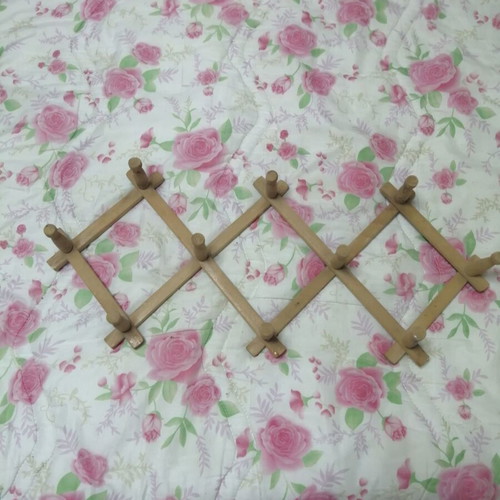 Wooden folding hanger with 10 hooks like new