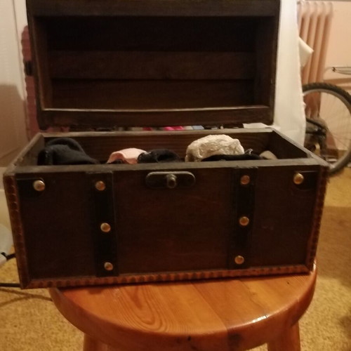 Vintage small leather case like new for cosmetics or storage