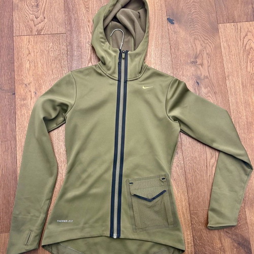 Nike thermal sports jacket used, size S, khaki color, slight wear