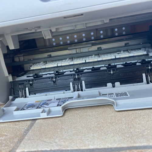 Canon PIXMA MG3052 multifunction printer used with Wi-Fi