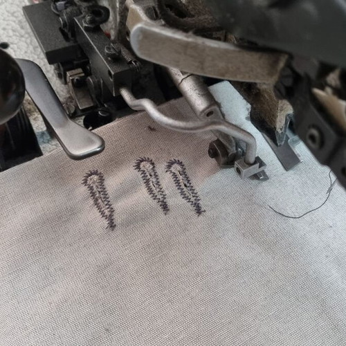 Durkopp Buttonhole Sewing Machine used, model 558 missing cutters
