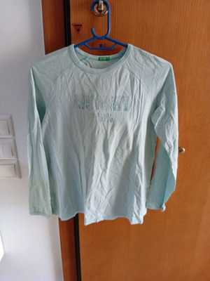 Benetton T shirt used, size Small, turquoise