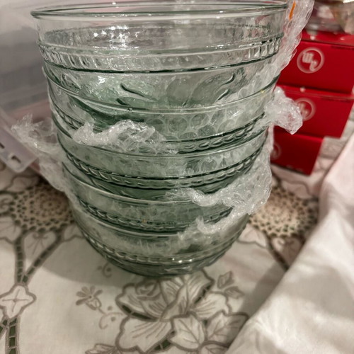 Glass bowls like new