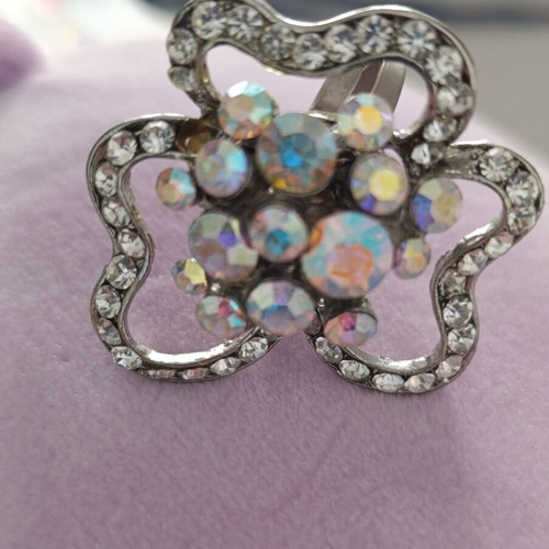 Vintage women's ring like new, silver color