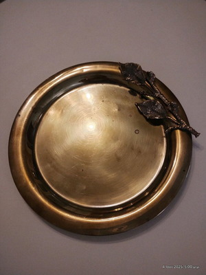 Bronze plate like new, 25cm diameter, 450 gr weight