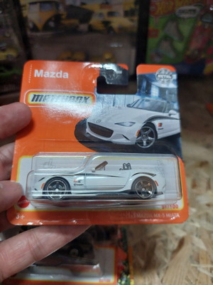 Matchbox Mazda MX-5 Miata toy car