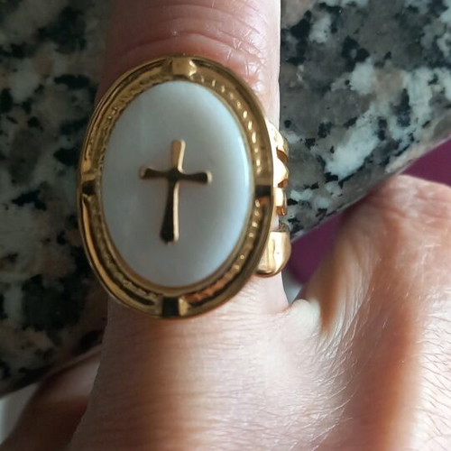 Faux adjustable ring like new