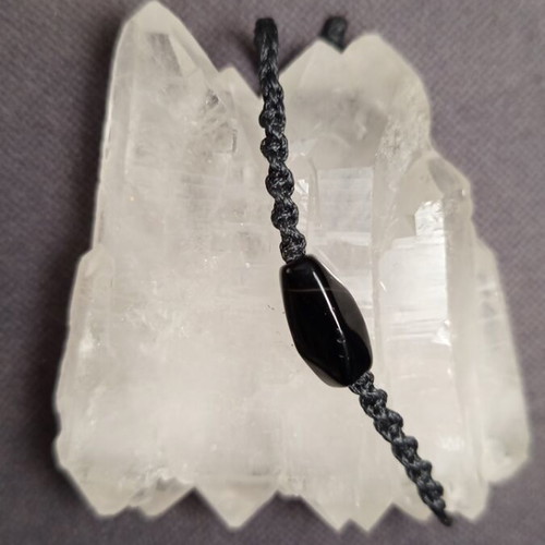 Handmade bracelet with onyx energy crystal