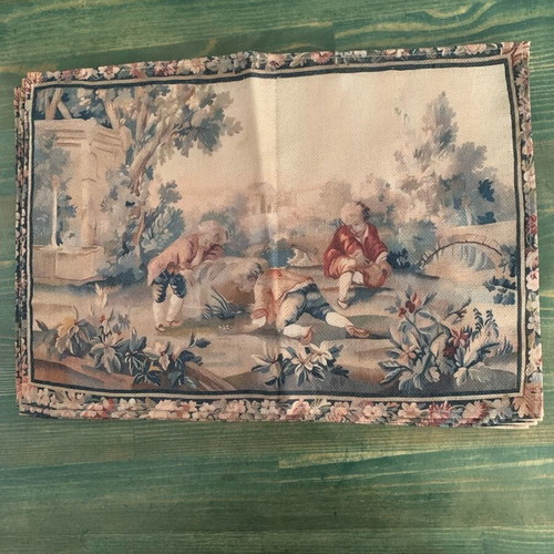 Sous Plats with Renaissance Design like new, polyester fabric