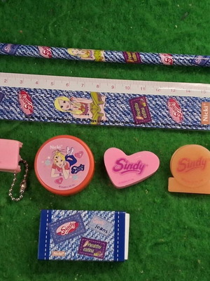 Sindy set used, pack