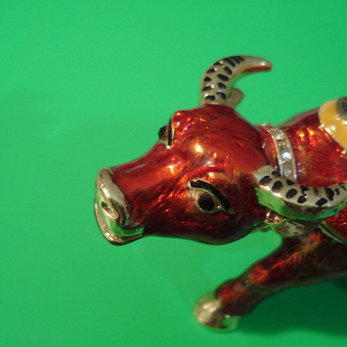 Decorative jewelry box Taurus like new