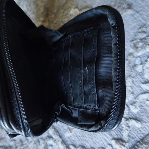 Delsey leather bag like new, black handheld