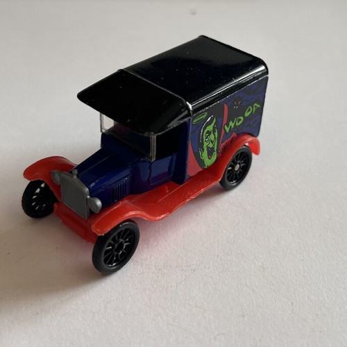Matchbox 2005 Model T Ford Van 1921 Dracula
