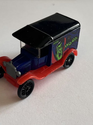Matchbox 2005 Model T Ford Van 1921 Dracula