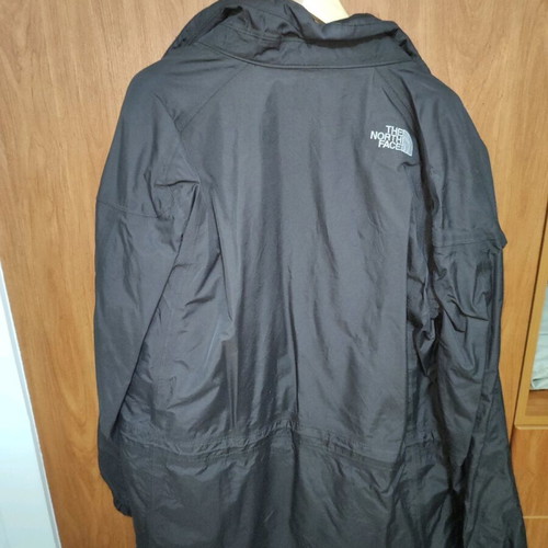 The North Face 3 in 1 Hyvent jacket size Large like new, brown