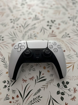 DualSense PS5 controller like new, original white