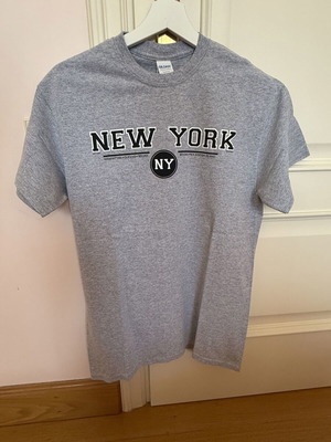 New York Grey Short-Sleeve T-Shirt like new, Medium