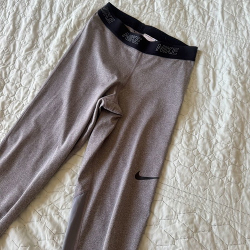 Nike leggings size S gray like new