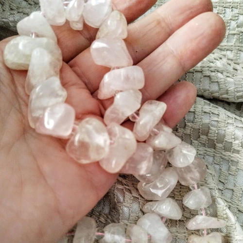 Necklace pink quartz new, length 53 cm