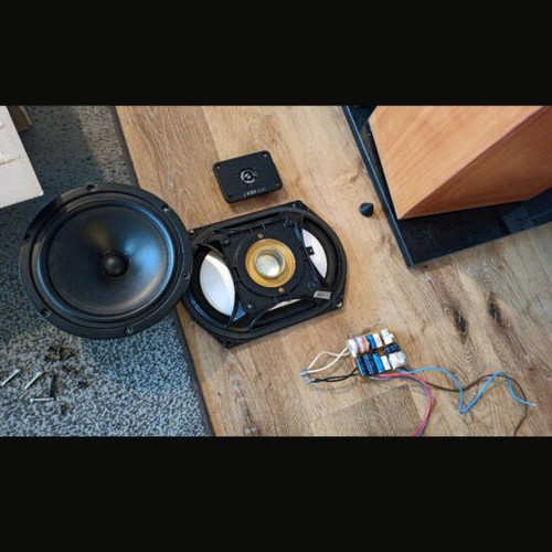 Kef C45 speaker equipment used with 2 passive B139 woofers