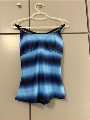 Tankini swim top size L like new, blue ombre stripes