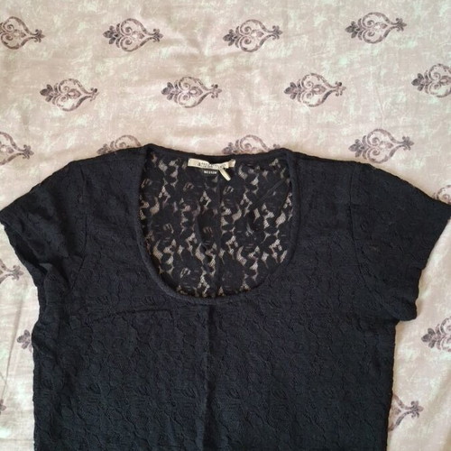Attrattivo lace crop top like new, size medium, black