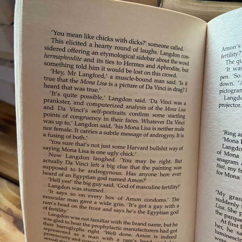 The Da Vinci Code pocket book like new, English