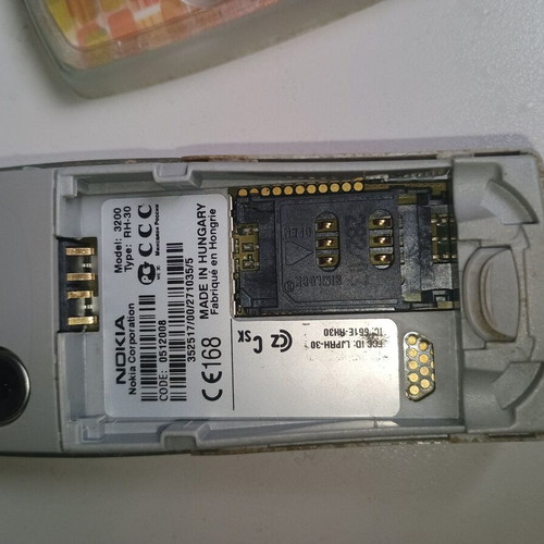 Nokia 3200 used, unknown working condition, no battery or charger