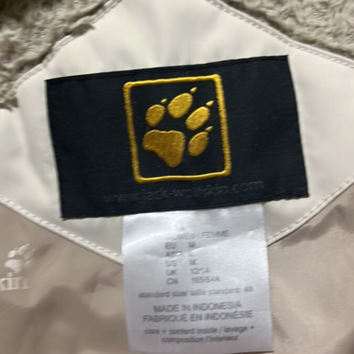 Jack Wolfskin beige coat new windproof size M