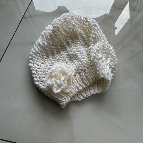 Knitted hat new