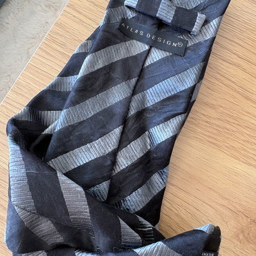 Tie like new
