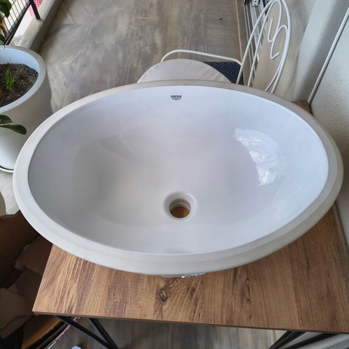 Grohe Bau Universal Ceramic Undermount Sink new 56x42x21cm white