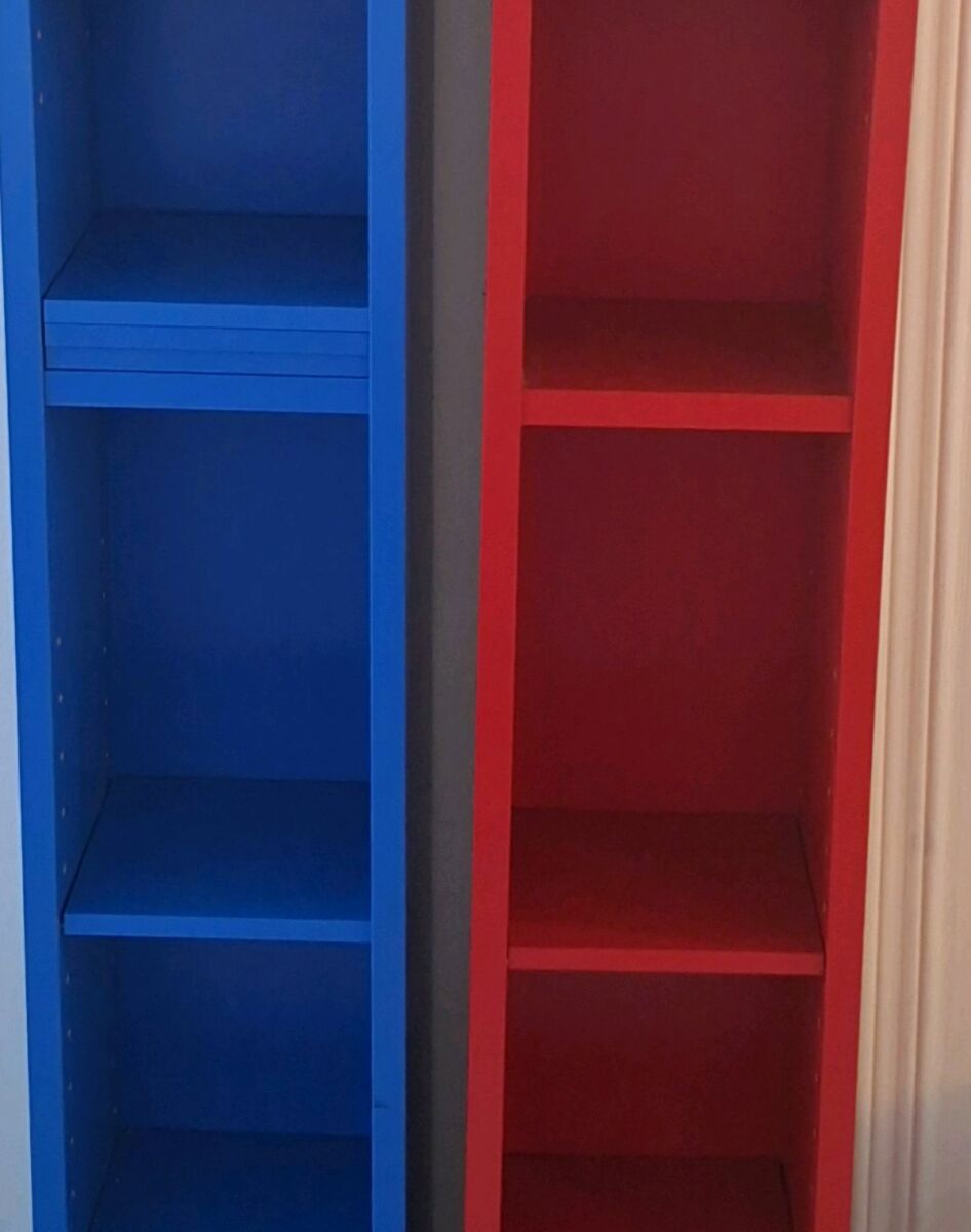 IKEA GNEDBY bookshelves used, set of 2,… - € 30,00 - Vendora.cy