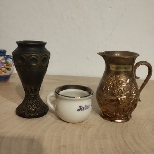Miniature vase set like new, 8 pieces, corner shelf