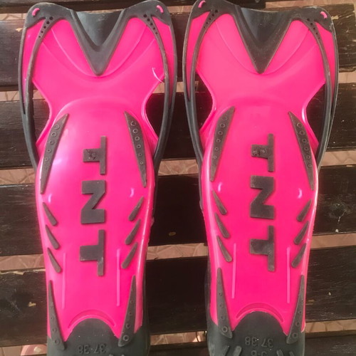 TNT silicone swim fins fuchsia size 37/38