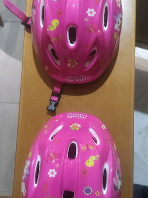 Bicycle or scooter helmets like new, set of 2