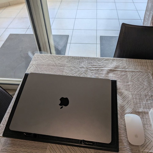 MacBook M3 Air 2024 laptop, 256GB SSD, 16GB RAM, 15.3 inch