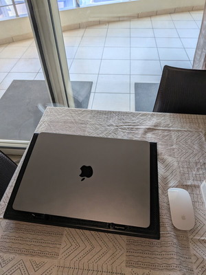 MacBook M3 Air 2024 laptop, 256GB SSD, 16GB RAM, 15.3 inch