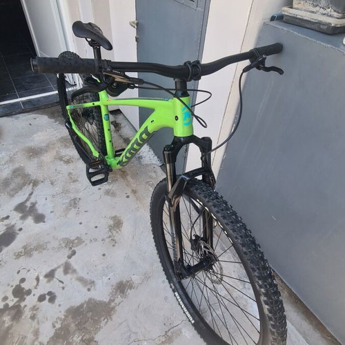 Kona Kahuna 29 2024 mountain bike like new with Bluegrass Intox helmet