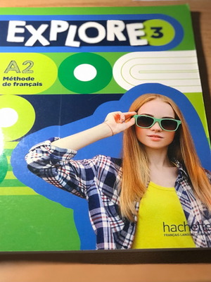 Explore 3 A2 Methode de Francais & Lexique unused French books
