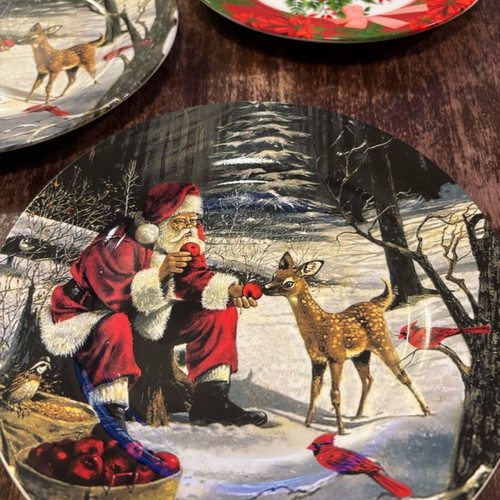 Christmas plates like new, set of 5 pieces