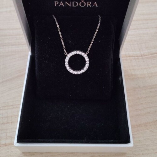 Pandora silver necklace with sparkling circle, like new