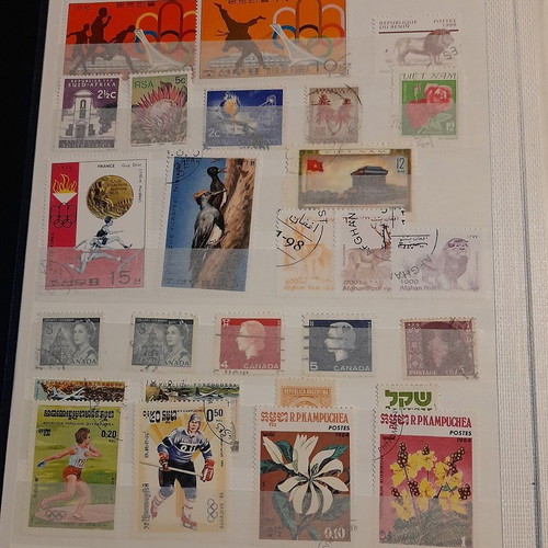Worldwide stamp collection in A5 album like new, 8 pages