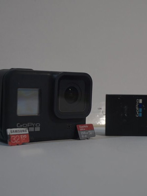 GoPro Hero 8+ camera like new with accessories 32GB and 256GB