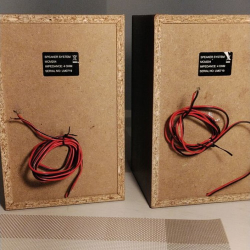 Philips MCM204 speakers like new, bookshelf 4 Ohm